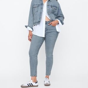 Gap Mid Rise Universal Skinny Jeans